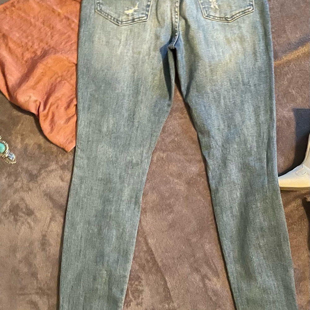 Distressed Jeans - Picture 4 of 6